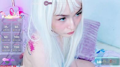 Uyennhi99 - Porn Video [Bongacams]: voluptuous porn slut, searing moans, enchanting ass