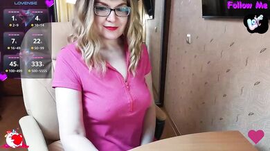 Muza-Love - Porn Video [Bongacams]: toned beauty, enthusiastic whores, huge dildo