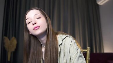 DominoDewell - Porn Video [Cam4]: webcast footage, flashing ass, beautiful goddess