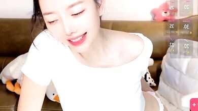 Watch Ziyu111's black-haired petite body jerk off to a romantic Asian striptease and cowgirl action