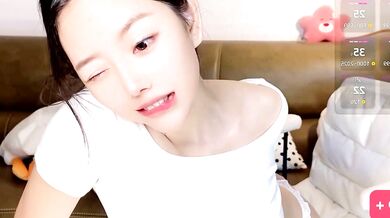 Watch Ziyu111's black-haired petite body jerk off to a romantic Asian striptease and cowgirl action