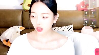 Watch Ziyu111's black-haired petite body jerk off to a romantic Asian striptease and cowgirl action