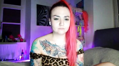 Watch PinkHurricaneOfficial's tight pussy get fingered & ridden in this steamy outdoor video