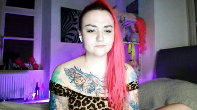 Watch PinkHurricaneOfficial's tight pussy get fingered & ridden in this steamy outdoor video