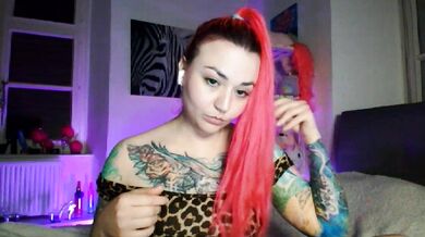 Watch PinkHurricaneOfficial's tight pussy get fingered & ridden in this steamy outdoor video