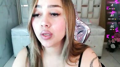 Merloth_sub's hot foot fetish deepthroat and double penetration show with cam girl