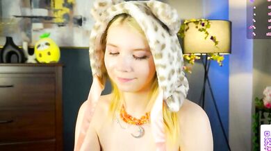 DaisyElmers role-plays dirty-talking, yoga-teens, and cooks with orgasmic results!