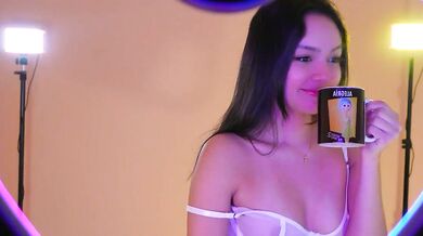 NaomiSainz strips and shows off her oiled-up body for your viewing pleasure