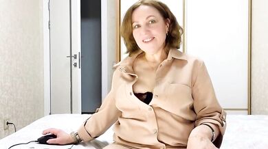 Watch Ava Gardner's oily striptease and big-ass orgasm in public