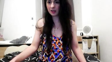 French cam girl desirmiss1 records herself twerking in public with best price tag!