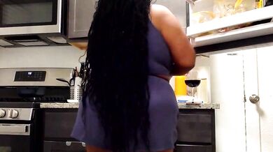 Watch bronxminx's big tits bounce while she squirts with a dildo & vibrates her tight ass