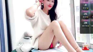 Interactive MILF shower with Maneki-nekoo and her favorite toys
