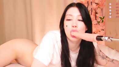 CarolMiles: A dirty-talk-filled deepthroat and handjob video for horny teens