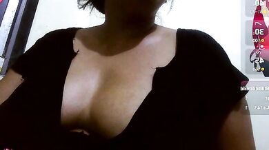 Watch URBAN_KUDI tease and please her Asian milfs with her smoking-hot striptease and dildo play