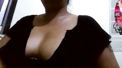Watch URBAN_KUDI tease and please her Asian milfs with her smoking-hot striptease and dildo play