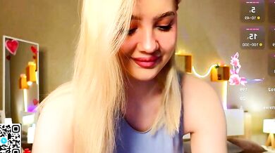 Liviabr0wn0 goes wild with dirty talk & toys in front of cam - small-audience orgasm!