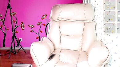 Chinese student with black hair twerks and fingers herself in sexy latex lingerie