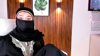 Salma Arabicc, the petite Arab, talks dirty & gets creampied in upskirt video