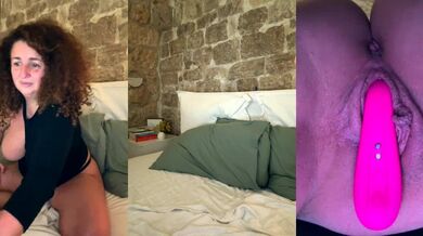 Watch how SempreDonatella seduces with her big tits and tight ass in a steamy shower