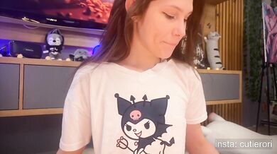 Cuterori - Porn Video [Bongacams]: charismatic broadcaster, fascinating temptress, popular internet personality