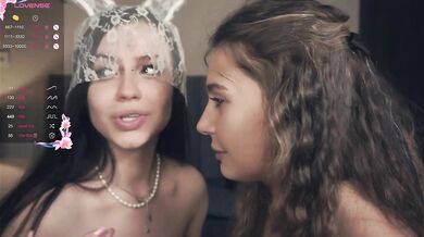 MaxineDeman - Porn Video [Cam4]: webcam model, exquisite buttocks, streaming snapshot