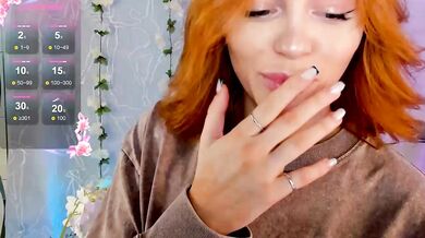 MissRedFox - Porn Video [Bongacams]: short & sweet live replay, engaging entertainer, mesmerizing allure