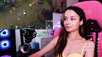 JuicyAngel - Porn Video [Bongacams]: exquisite porn slut, gorgeous, wants to start touching pussy