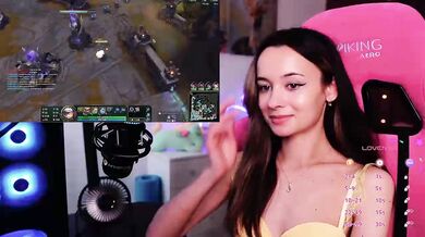 JuicyAngel - Porn Video [Bongacams]: exquisite porn slut, gorgeous, wants to start touching pussy