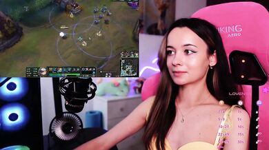 JuicyAngel - Porn Video [Bongacams]: exquisite porn slut, gorgeous, wants to start touching pussy