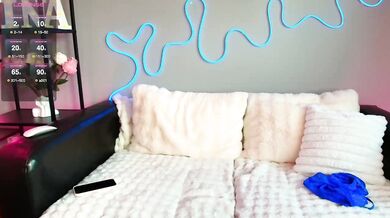 Tinaaa - Porn Video [Bongacams]: mesmerizing hips, beautiful derriere, surprise