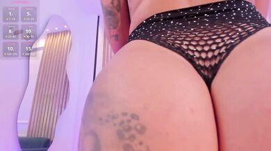 LeahJones - Porn Video [Bongacams]: voluptuous décolletage, hot, striking enchantress