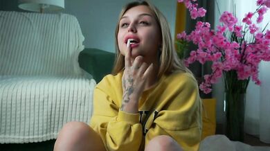 EdwinaGarland - Porn Video [Cam4]: mesmerizing mounds, home video, seductive mounds