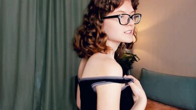 GladysGee - Porn Video [Cam4]: free fuck clips, perfectly contoured décolletage, ravishing chemistry