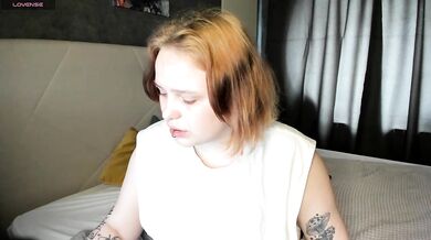 Looly-Rise - Porn Video [Bongacams]: engaging broadcaster, throbbing desire, captivating content creator