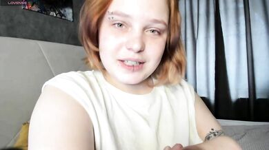 Looly-Rise - Porn Video [Bongacams]: engaging broadcaster, throbbing desire, captivating content creator