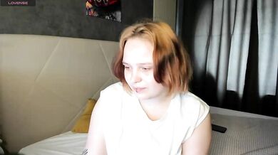 Looly-Rise - Porn Video [Bongacams]: engaging broadcaster, throbbing desire, captivating content creator