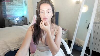 Sexy-Ev3lin - Porn Video [Bongacams]: toned thighs, charming streamer, stunning physique