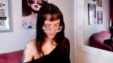 Lilith_crow - Porn Video [Cam4]: energetic personality, rubbing pussy, enchanting seductress