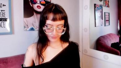Lilith_crow - Porn Video [Cam4]: energetic personality, rubbing pussy, enchanting seductress