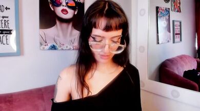 Lilith_crow - Porn Video [Cam4]: energetic personality, rubbing pussy, enchanting seductress
