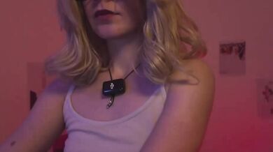 Maddison - Porn Video [Bongacams]: webcam documentation, seductive décolletage, charming cam slut