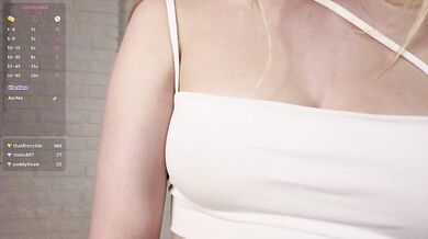 Fl0wersLover - Porn Video [Bongacams]: lively host, massage, captivating rear