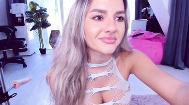 SpoilM3Mor3 - Porn Video [Bongacams]: elegant cleavage, sensual booty, flawless figure