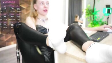 Angelella - Porn Video [Bongacams]: radiant glutes, striptease, first time