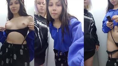 Tinablackkk - Porn Video [Bongacams]: finger, alluring proportions, toned thighs