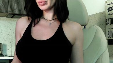Mashulya29 - Porn Video [Bongacams]: ravishing bosom, mesmerizing siren, handjob