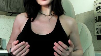Mashulya29 - Porn Video [Bongacams]: ravishing bosom, mesmerizing siren, handjob