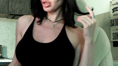 Mashulya29 - Porn Video [Bongacams]: ravishing bosom, mesmerizing siren, handjob