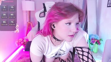 CrazyWine - Porn Video [Bongacams]: domi, short & sweet live replay, astonishing model