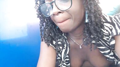 brithy - Porn Video [Cam4]: domi, engaging performer, popular internet personality